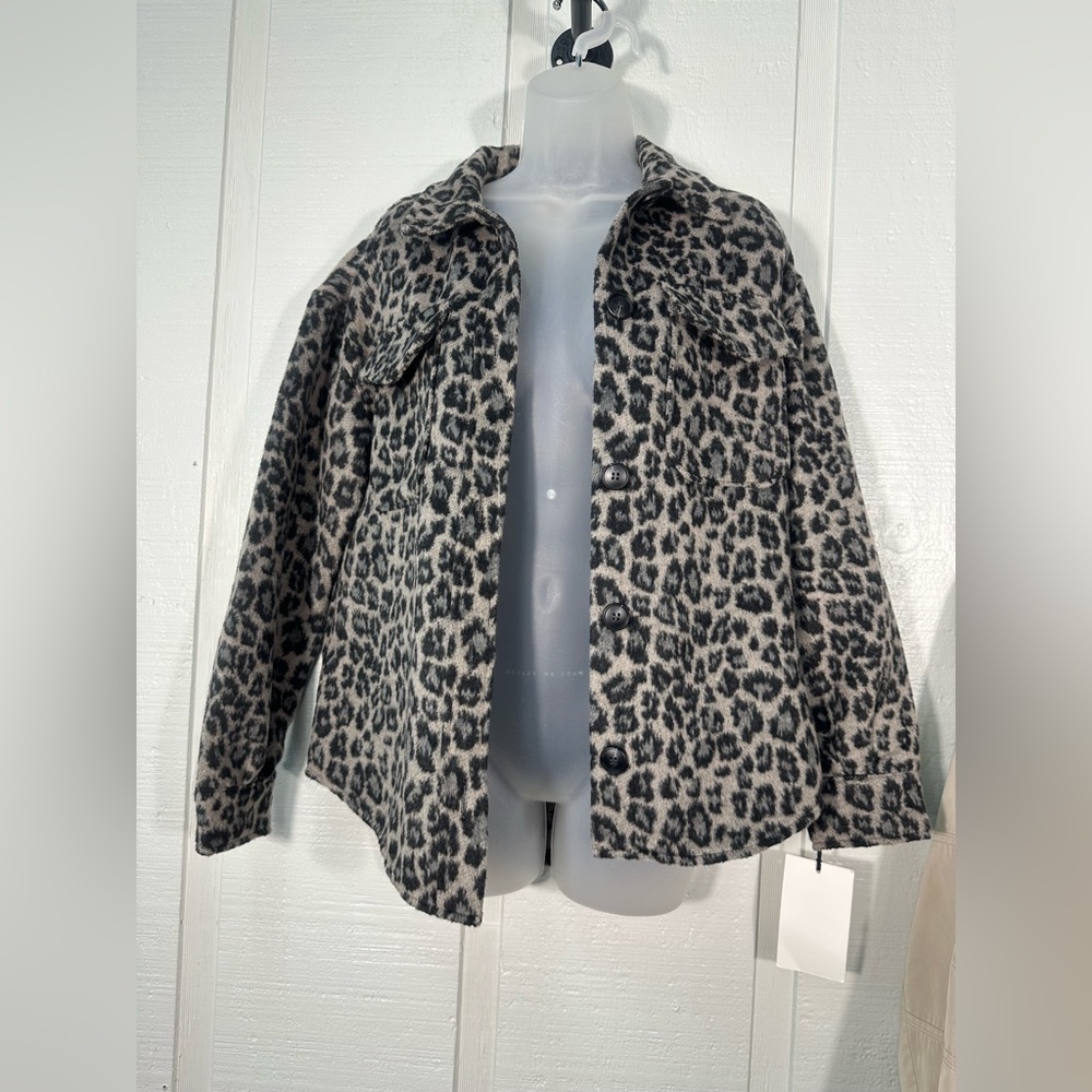 Bagatelle Gray Animal Print Wool Button Down Shacket Size XS EUC - Picture 1 of 8